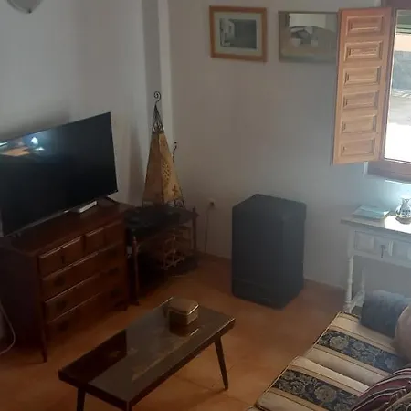 Casa Tia Maria, Acequias
