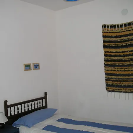 Casa Tia Maria, Acequias