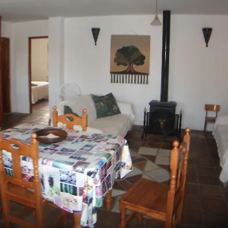 Casa Tia Maria, Acequias